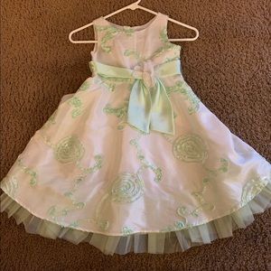 Young girls dress size 6